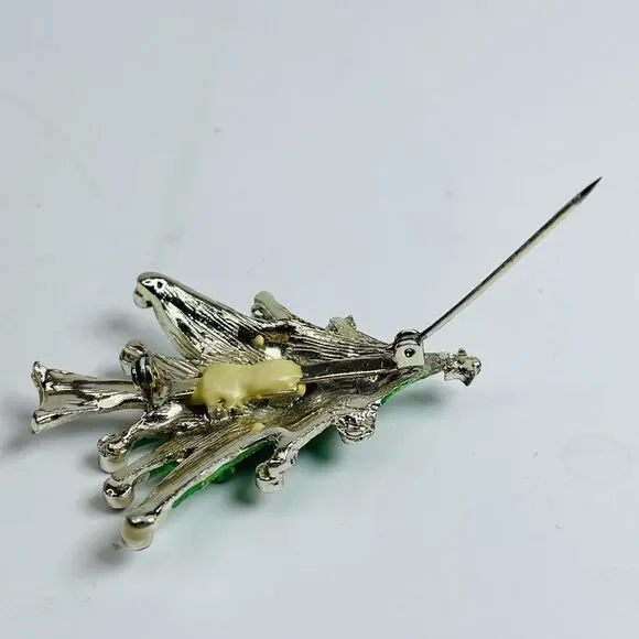 Vintage Christmas Tree Brooch Pin Green Enamel Red Rhinestones Silver Tone - Picture 4 of 4